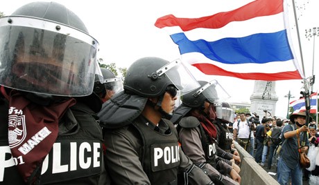 Cảnh sát duy trì trật tự trong cuộc biểu tình chống chính phủ Thái Lan