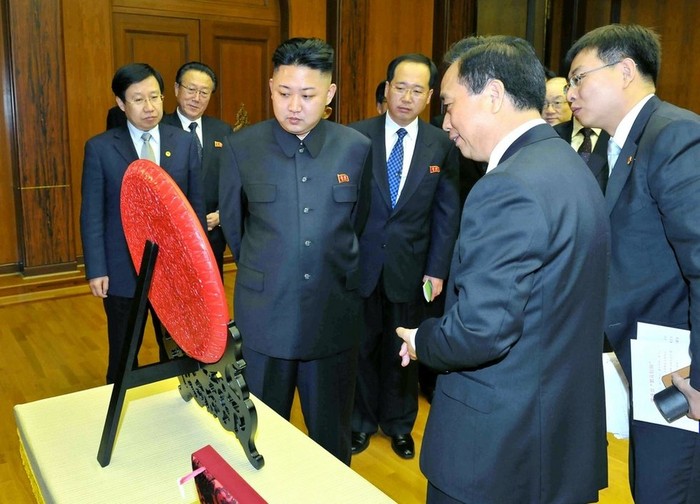 Ông Lý Kiến Quốc giới thiệu về món quà ông Tập Cận Bình tặng Kim Jong-un