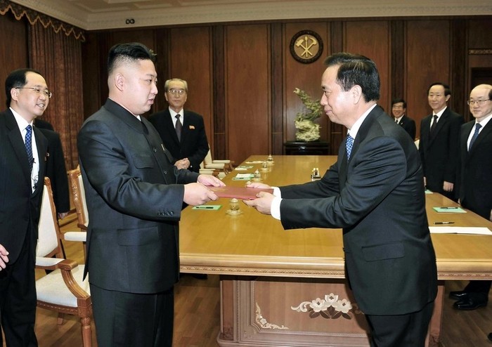 Phó chủ tịch Quốc hội Trung Quốc trao lá thư tay của ông Tập Cận Bình cho nhà lãnh đạo Bắc Hàn