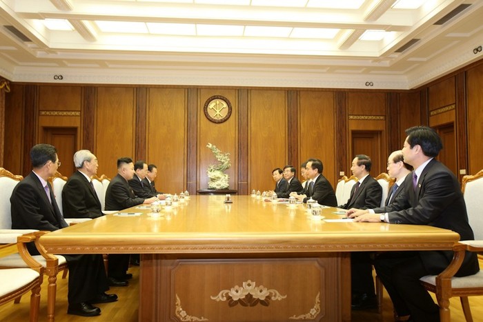 Ông Kim Jong-un chủ trì hội đàm với đoàn đại biểu Trung Quốc