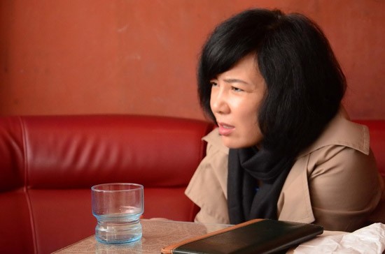 Vương Đức Xuân, nữ cựu phóng viên đài truyền hình Song Thành trả lời phỏng vấn báo chí, cô tỏ ra vẫn chưa hết lo sợ cho an toàn cá nhân sau khi công khai tố cáo "dâm quan Hắc Long Giang"