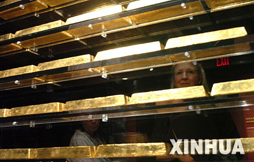 Hiện có khoảng hơn 8000 tấn vàng của trên 60 nước đang gửi tại hầm vàng của Cục Dự trữ Liên bang Mỹ