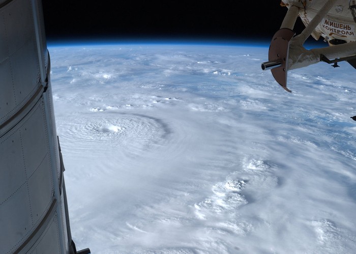 Ảnh tâm bão Bopha nhìn từ vệ tinh