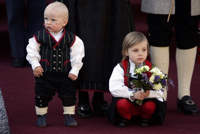 Công chúa Ingrid Alexandra và Hoàng tử Sverre - Magnus thuộc Hoàng gia Na Uy