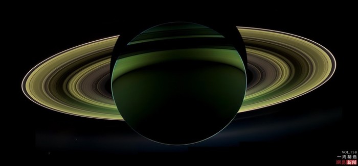 Ngày 18 Tháng 12, Trung tâm Hàng không và Không gian Quốc gia Mỹ (NASA) đã phát hành một hình ảnh của sao Thổ được thực hiện bởi các máy dò Cassini.