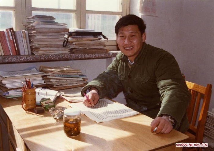 Văn phòng Bí thư huyện Chính Định, Hà Bắc, Tập Cận Bình năm 1983