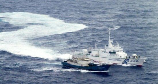 Cảnh sát biển Nhật Bản rượt đuổi 1 tàu cá Trung Quốc trên biển Hoa Đông (Hình minh họa)