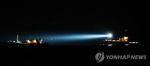Để tránh sự kiểm tra của Cảnh sát biển Hàn Quốc, tàu cá Trung Quốc đổi chiến thuật từ đột nhập ban ngày sang đột nhập ban đêm