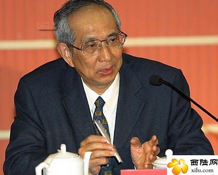 Phan Chấn Cường, lon Thiếu tướng, học hàm Giáo sư đã nghỉ hưu của đại học Quốc phòng Trung Quốc chuyên phân tích các vấn đề thời sự quốc tế