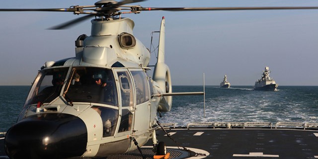 Tàu chiến hạm đội Bắc Hải chở theo trực thăng vũ trang