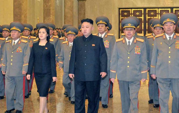 Vợ chồng nhà lãnh đạo Kim Jong-un tái xuất hiện sau vụ nổ hạt nhân