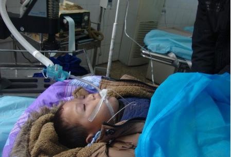 Một học sinh bị thương nặng trong vụ chen lấn, dẫm đạp tại trường tiểu học Tần Tập