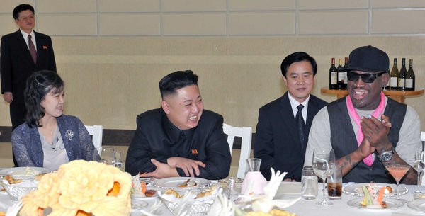 Vợ chồng nhà lãnh đạo Kim Jong-un mở tiệc đãi các cầu thủ Mỹ