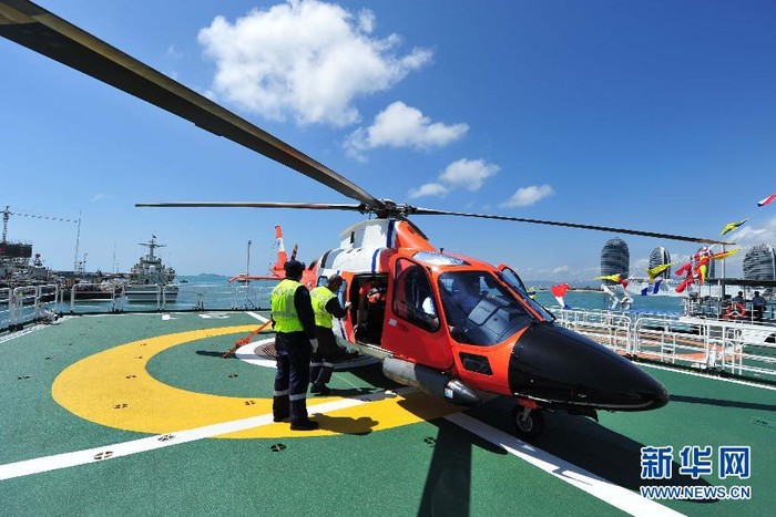 Hải tuần Trung Quốc chở theo trực thăng kéo ra "tuần tra" trái phép tại khu vực quần đảo Trường Sa thuộc chủ quyền Việt Nam