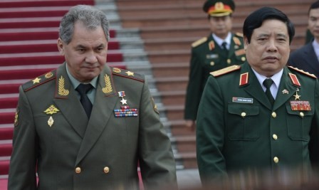 Bộ trưởng Quốc phòng Phùng Quang Thanh và Bộ trưởng Quốc phòng Nga Sergei Shoigu