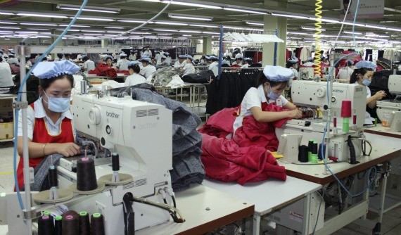 Công nhân làm việc trong khu công nghiệp Liên Triều Kaesong