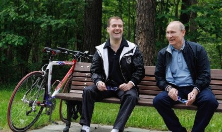 "Bộ đôi" Putin và Medvedev công khai tài sản cá nhân
