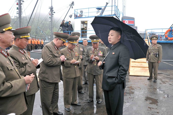 Nhà lãnh đạo Kim Jong-un huấn thị lực lượng tàu cá quân sự Bắc Triều Tiên