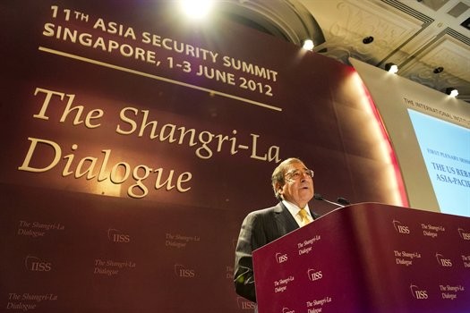Bộ trưởng Quốc phòng Mỹ phát biểu tại Shangri-la 2012 (hình minh họa)