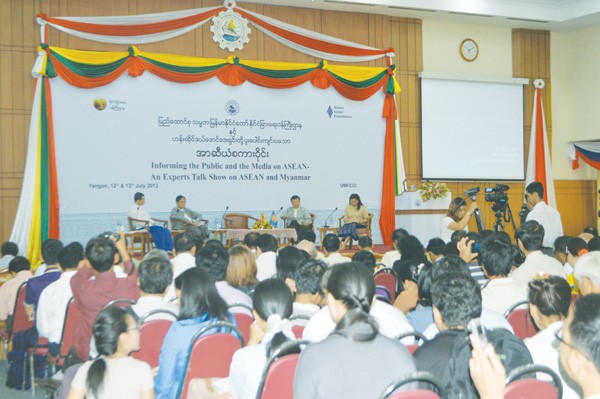 ASIAN Talk Show tại Yangon, Myanmar hôm 12/7