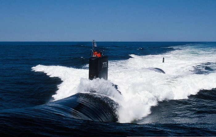 Tàu ngầm USS Cheyenne SSN của Mỹ xuất hiện tại vịnh Subic Philippines hồi năm ngoái, khi căng thẳng leo thang ngoài bãi cạn Scarborough