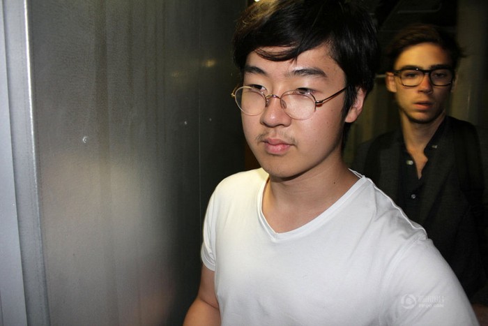 Kim Han-sol trên đường trở về ký túc xá học viện Chính trị Paris tối 27/8.