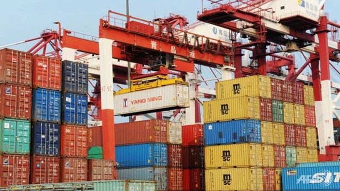 Các container hàng hóa xuất nhập khẩu tại cảng Thanh Đảo, Sơn Đông, Trung Quốc.