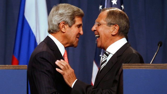 Ngoại trưởng Mỹ John Kerry và người đồng cấp Nga Sergei Lavrov sau 3 ngày đàm phán.