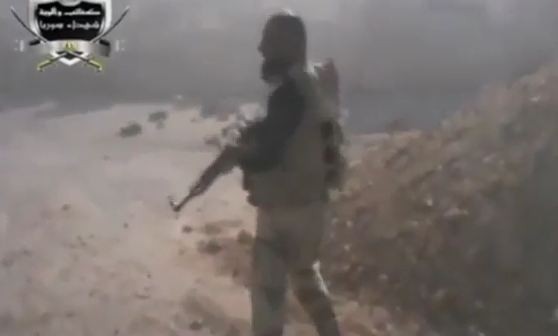 Phiến quân Syria mặt đối mặt với phe Assad ở ngoại ô Damascus.