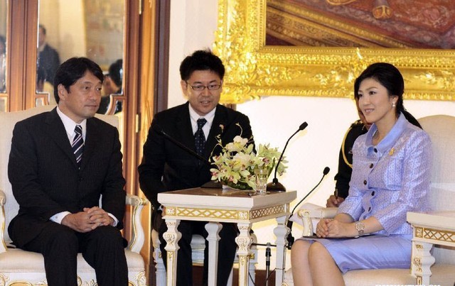Bộ trưởng Quốc phòng Nhật Bản Itsunori Onodera hội kiến với Thủ tướng Thái Lan Yingluck Shinawatra.