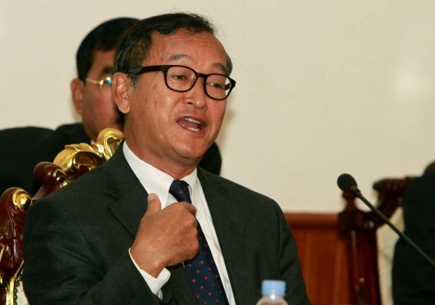 Sam Rainsy, lãnh đạo phe đối lập Campuchia CNRP trong cuộc hội đàm với Thủ tướng Hun Sen.