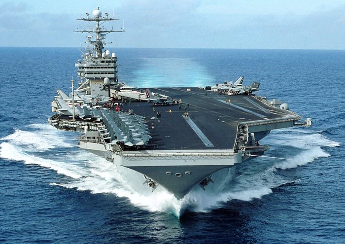 Tàu sân bay USS George Washington.