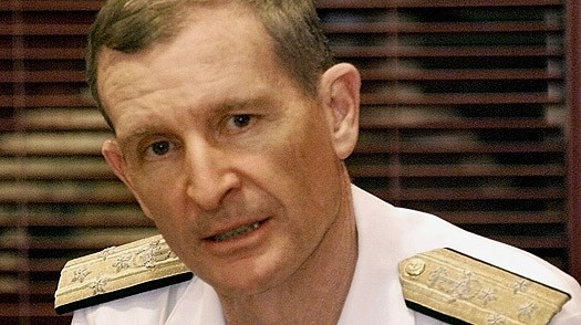 Denniss Blair, Đô đốc, cựu Tư lệnh Bộ tư lệnh lực lượng quân sự Mỹ tại Thái Bình Dương.