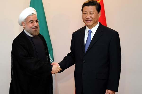 Tổng thống Iran Hassan Rouhani và Chủ tịch nước Trung Quốc Tập Cận Bình