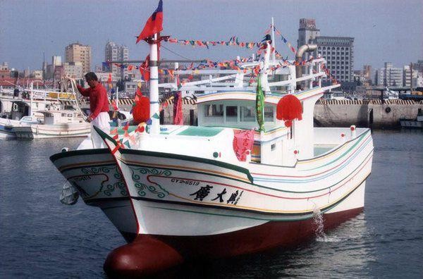 Tàu cá Đài Loan bị lực lượng Cảnh sát biển Đài Loan nổ súng hôm 9/5 khiến một ngư dân thiệt mạng khi cố tình vượt đường ranh giới tạm thời trên biển sang phía Philippines đánh bắt.