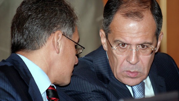Bộ trưởng Quốc phòng Nga Sergei Shoigu (trái) và Ngoại trưởng Sergei Lavrov.