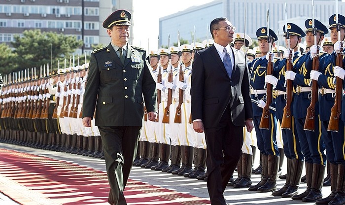 Bộ trưởng Quốc phòng Trung Quốc đón người đồng nhiệm Malaysia sang thăm.