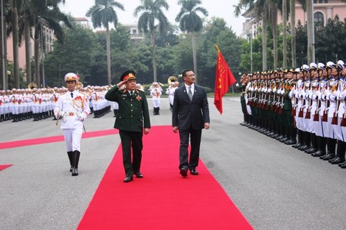 Bộ trưởng Quốc phòng Phùng Quang Thanh tiếp Bộ trưởng Quốc phòng Malaysia thăm chính thức Việt Nam. Ảnh: Quân đội Nhân Dân.