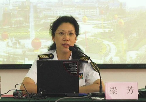 Phương Lương, nữ Đại tá quân đội Trung Quốc với quan điểm hiếu chiến.