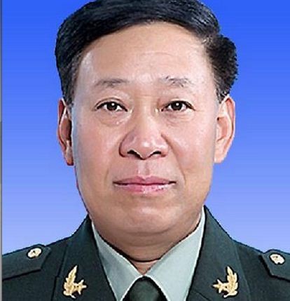 Bành Dũng, Trung tướng, Tư lệnh quân khu Tân Cương.