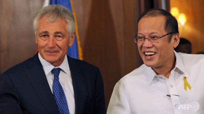 Bộ trưởng Quốc phòng Mỹ Chuck Hagel và Tổng thống Philippines Aquino.