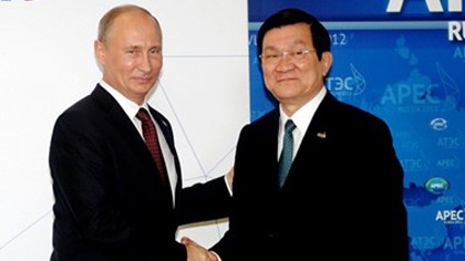Tổng thống Putin và Chủ tịch nước Trương Tấn Sang bên lề diễn đàn APEC.