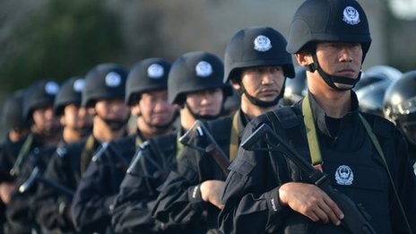 Cảnh sát cơ động Trung Quốc tại Tân Cương, nơi tồn tại nhiều bất ổn.