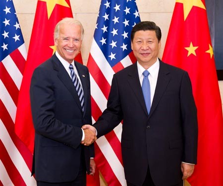 Ông Tập Cận Bình và Phó Tổng thống Mỹ Joe Biden tại Bắc Kinh.