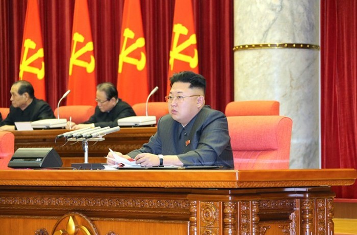 Ông Kim Jong-un chủ trì phiên họp Bộ Chính trị mở rộng tuyên bố tội trạng, khai trừ đảng và mọi chức vụ nhà nước của ông Jang Song-thaek.