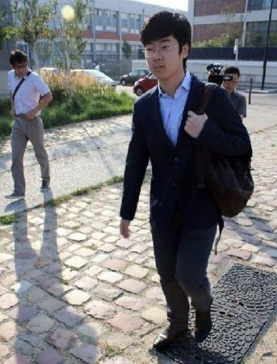 Cánh phóng viên Hàn Quốc vẫn đeo bám Han-sol, nhưng từ hôm Jang Song-thaek bị tử hình, họ không thấy anh xuất hiện ở ký túc xá hay trường học như mọi khi khiến truyền thông Hàn Quốc đồn đoán có điều bất trắc đối với người cháu của Kim Jong-un đã xảy ra.