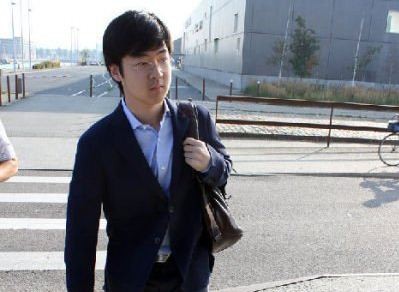 Kim Han-sol bắt đầu chương trình học tại Pháp và trở thành mục tiêu săn đón của cánh phóng viên Hàn Quốc.