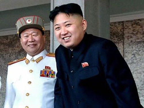 Choe Ryong-hae và Kim Jong-un.