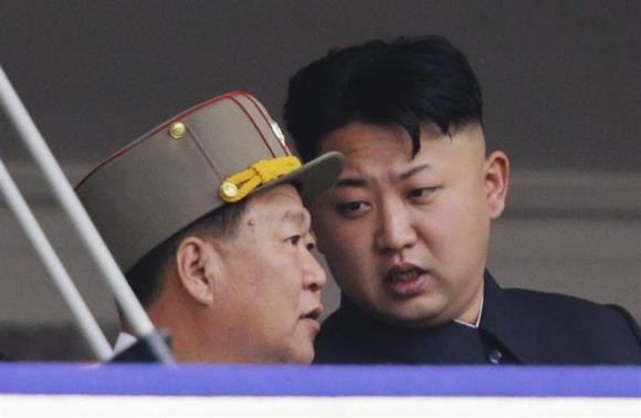 Kim Jong-un và Choe Ryong-hae.