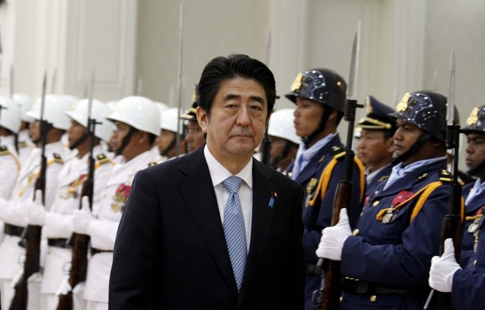 Thủ tướng Nhật Bản Shinzo Abe thăm Campuchia.